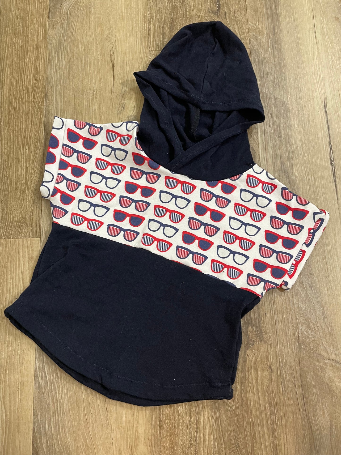 18m Hooded Tee